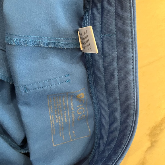 FIGS Technical Collection scrubs size M - Picture 8 of 8